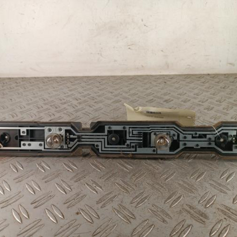 Platine feu arriere droit NISSAN NV400