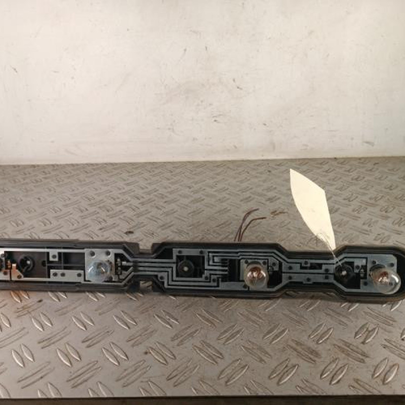 Platine feu arriere gauche NISSAN NV400