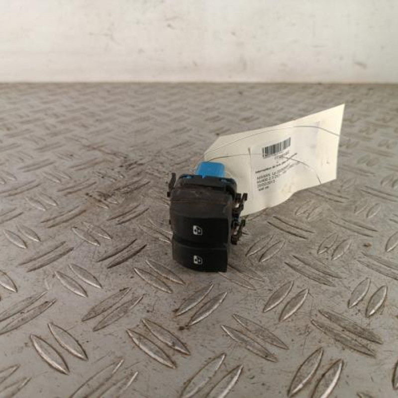 Interrupteur de leve vitre avant gauche NISSAN NV400