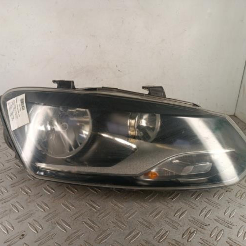 Optique avant principal droit (feux)(phare) VOLKSWAGEN POLO 5
