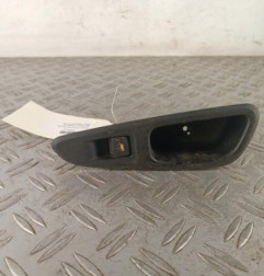 Interrupteur de leve vitre arriere droit PEUGEOT 308 1 Photo n°1