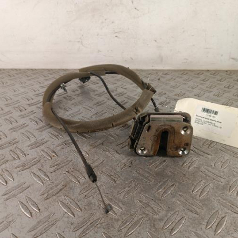 Serrure de porte laterale droite NISSAN NV400