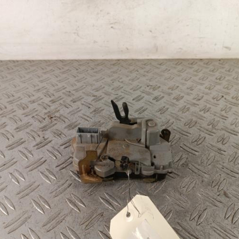 Serrure avant droit CITROEN XSARA