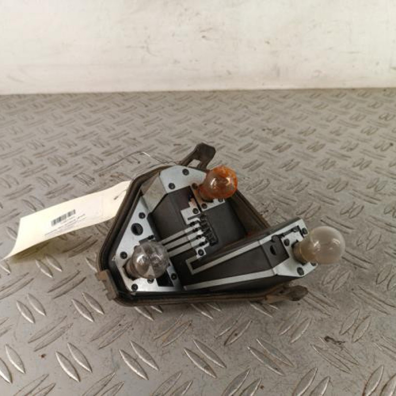 Platine feu arriere droit RENAULT CLIO 3