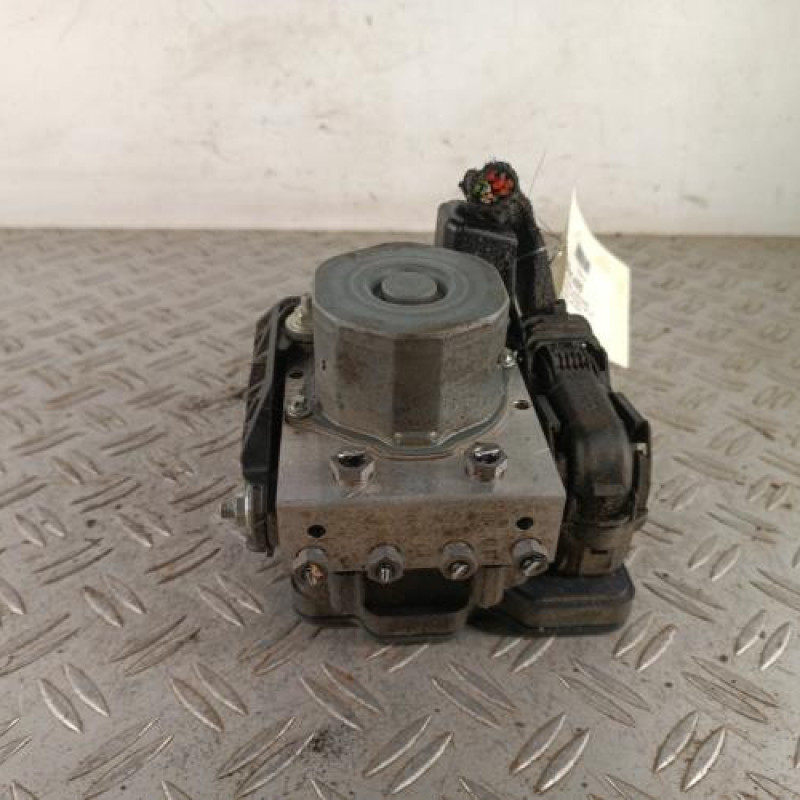 Bloc ABS (freins anti-blocage) MERCEDES CLASSE A 176