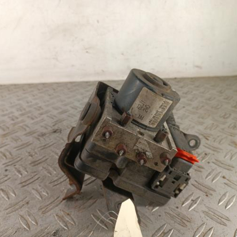 Bloc ABS (freins anti-blocage) SUZUKI SWIFT 3 Bloc ABS (freins anti-blocage) SUZUKI SWIFT 3