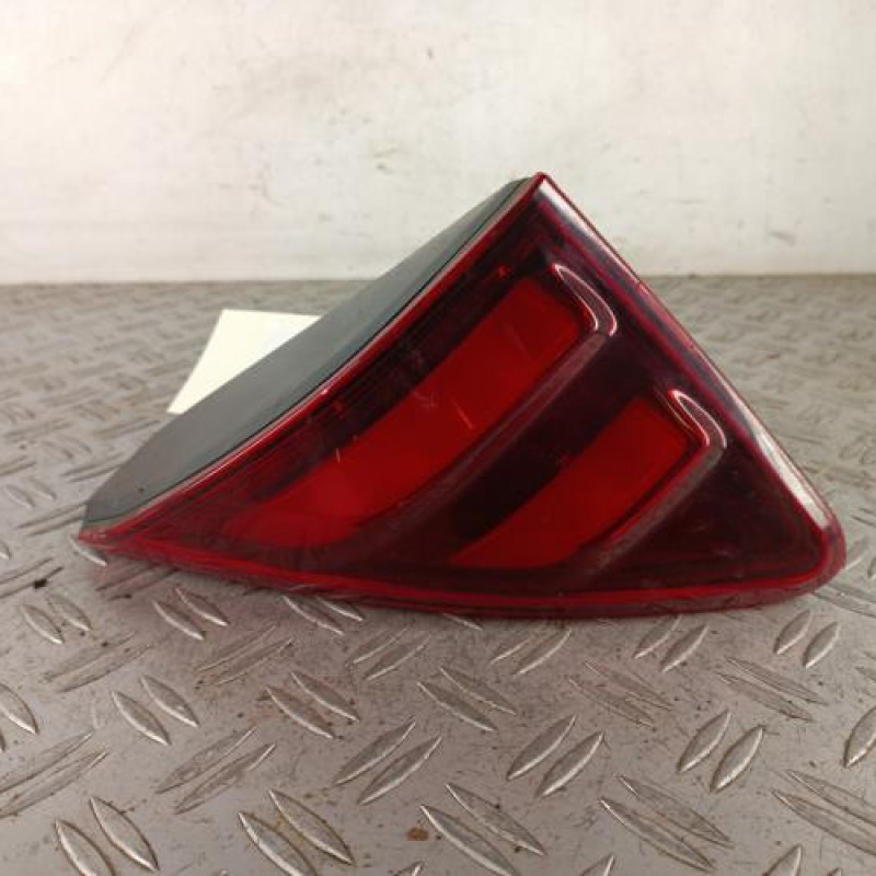 Feu arriere secondaire droit (feux) PEUGEOT 3008 1