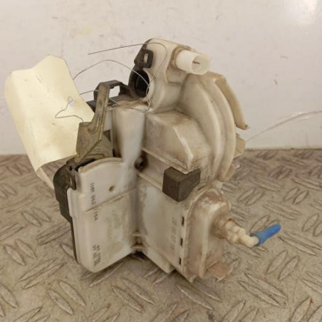 Serrure avant droit VOLKSWAGEN POLO 3