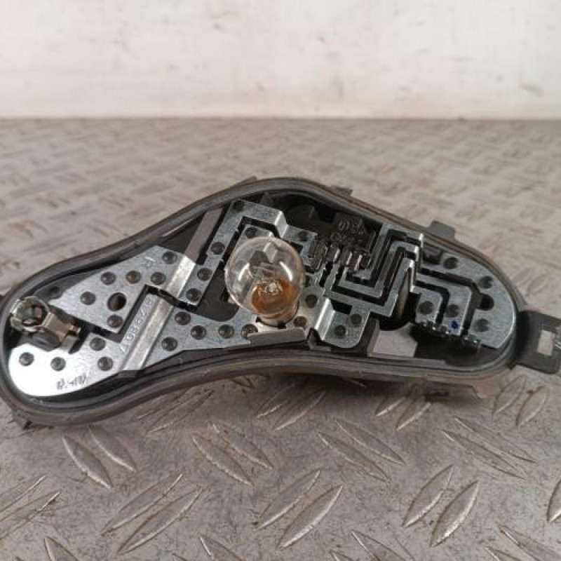 Platine feu arriere droit PEUGEOT 3008 1