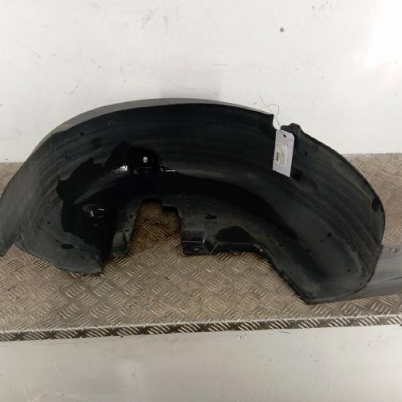Pare boue arriere gauche PEUGEOT 208 1