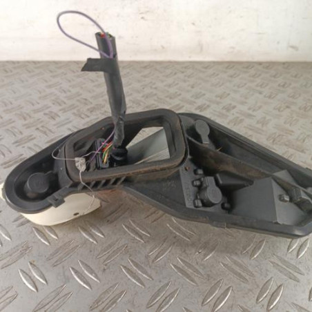 Platine feu arriere droit PEUGEOT 207