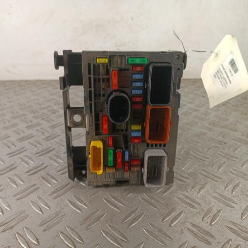 Boitier servitude moteur (BSM) PEUGEOT 3008 1