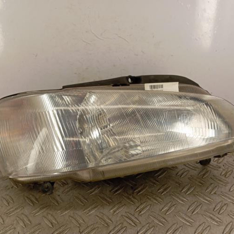 Optique avant principal droit (feux)(phare) PEUGEOT 106