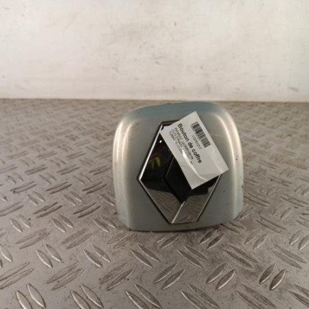 Bouton de coffre RENAULT CLIO 2 Photo n°1