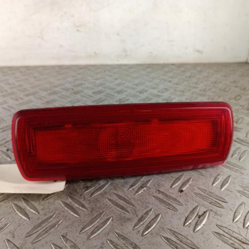Feu arriere stop central FIAT TALENTO Feu arriere stop central FIAT TALENTO