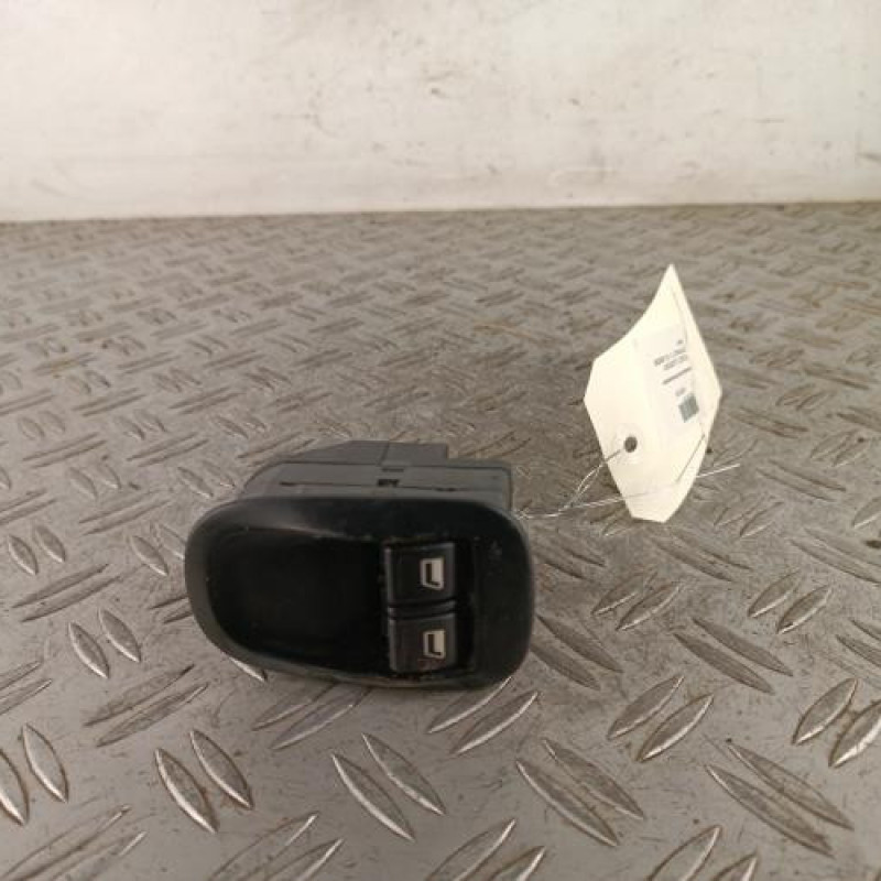Interrupteur de leve vitre avant gauche PEUGEOT 206