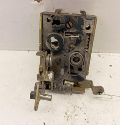 Serrure avant droit CITROEN SAXO