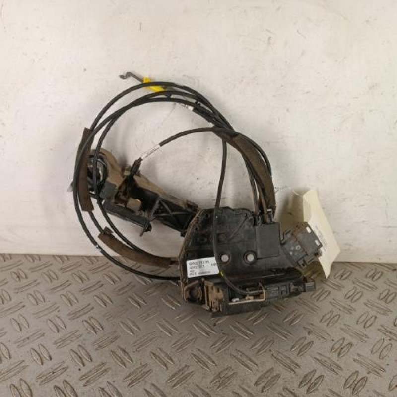 Serrure de porte laterale droite FIAT TALENTO