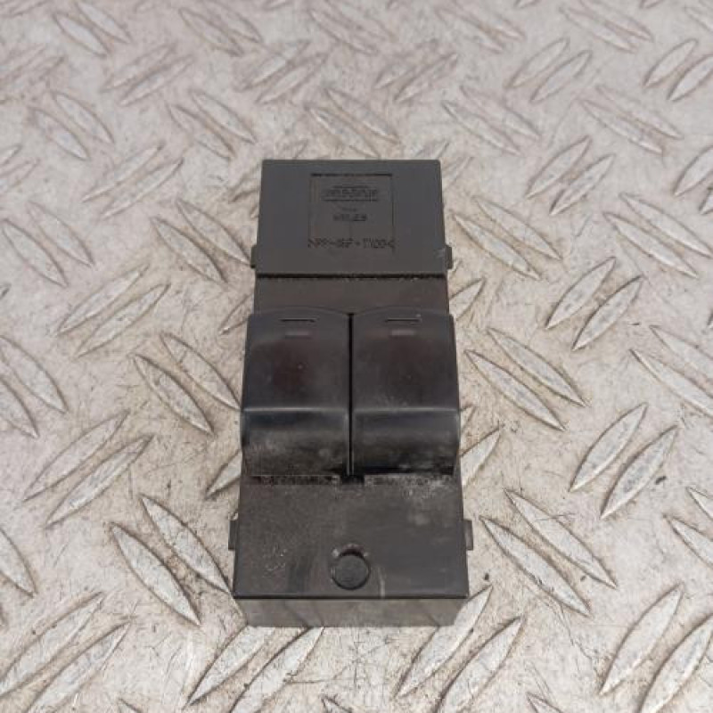 Interrupteur de leve vitre avant gauche NISSAN MICRA 3