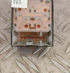 Interrupteur de leve vitre avant gauche NISSAN MICRA 3 Photo n°3