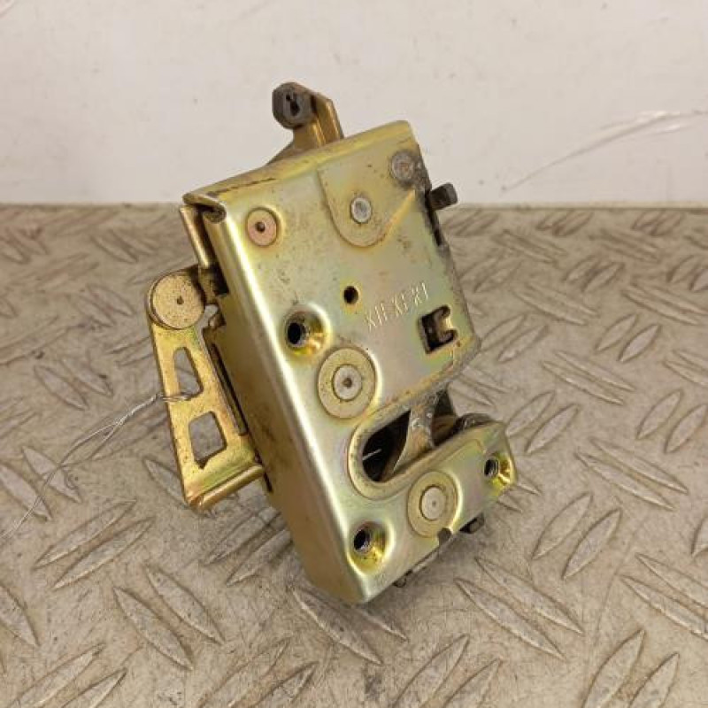 Serrure arriere gauche CITROEN SAXO