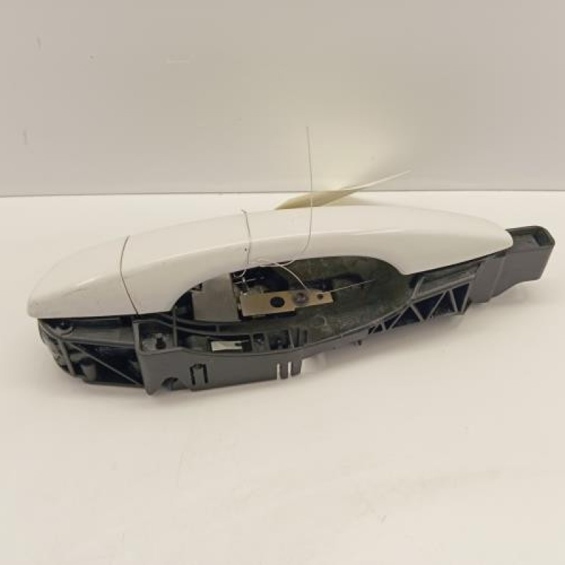 Poignee porte arriere gauche PEUGEOT 2008 2