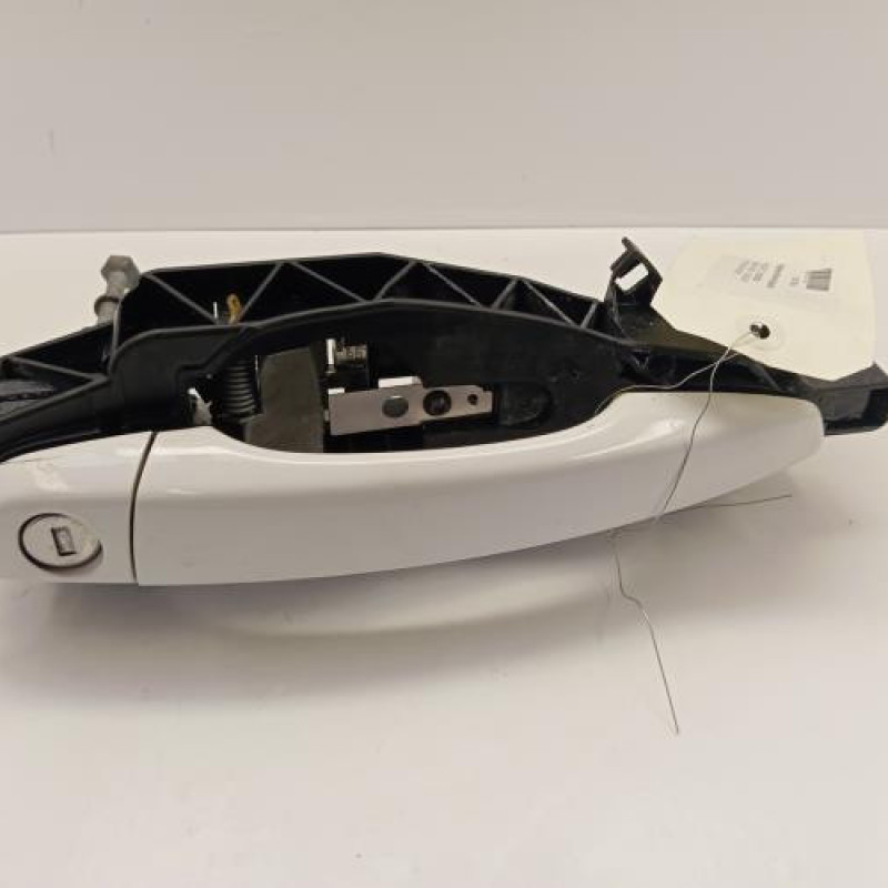 Poignee porte avant gauche PEUGEOT 2008 2