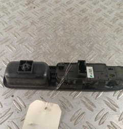 Interrupteur de leve vitre avant gauche PEUGEOT 207