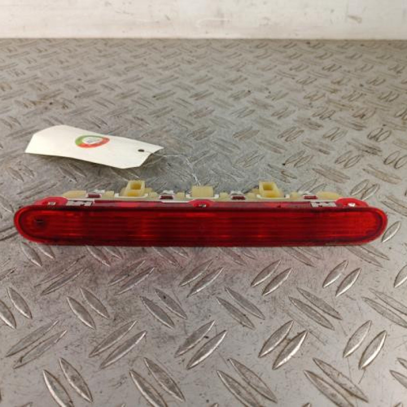 Feu arriere stop central PEUGEOT 207 Feu arriere stop central PEUGEOT 207