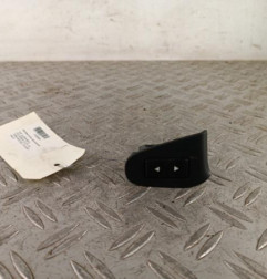 Interrupteur de leve vitre avant droit FIAT STILO Photo n°1