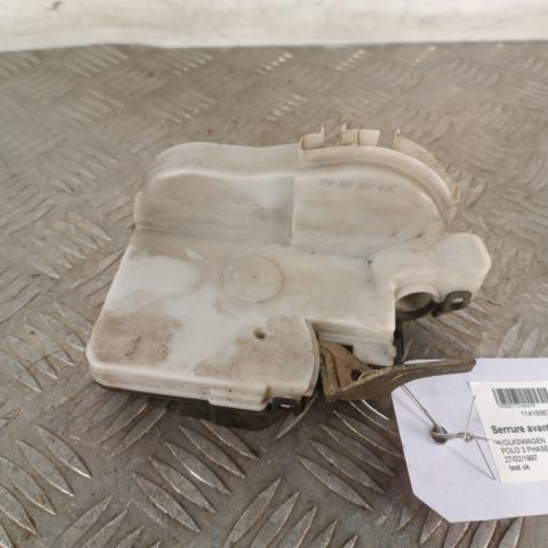 Serrure avant gauche VOLKSWAGEN POLO 3