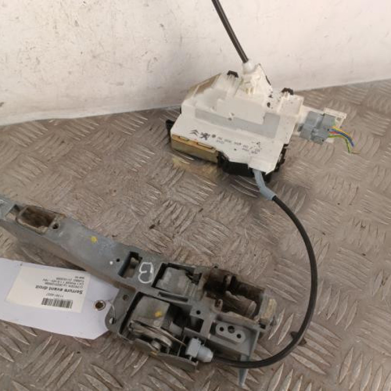 Serrure avant droit CITROEN C4 1