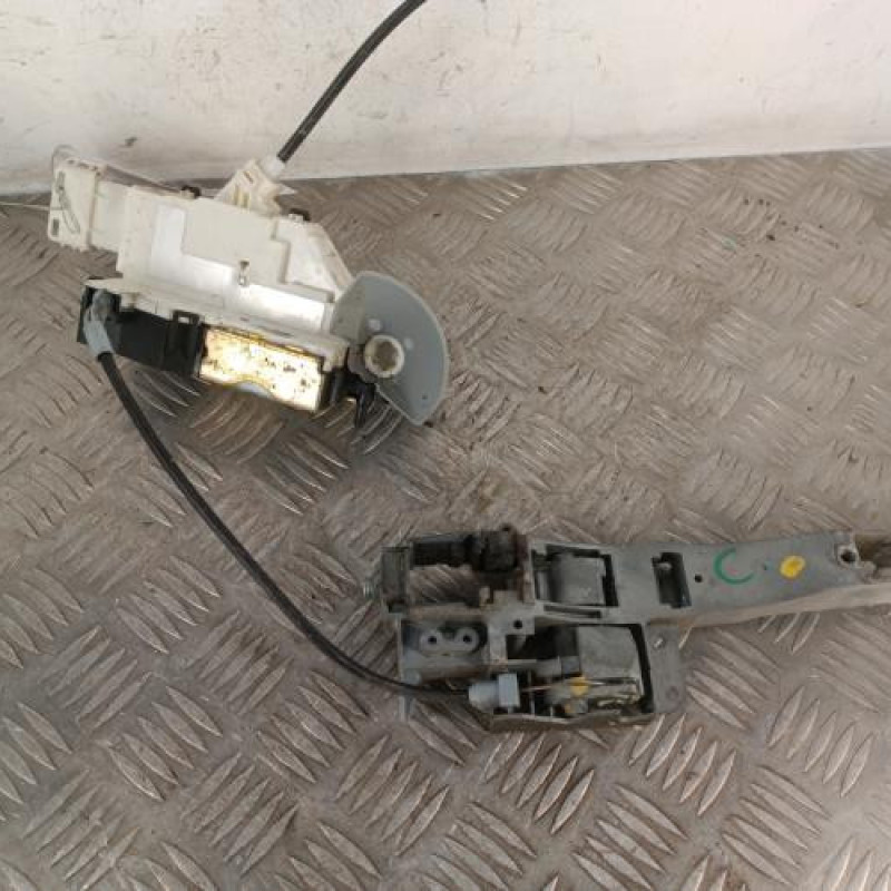 Serrure avant gauche CITROEN C4 1 Serrure avant gauche CITROEN C4 1