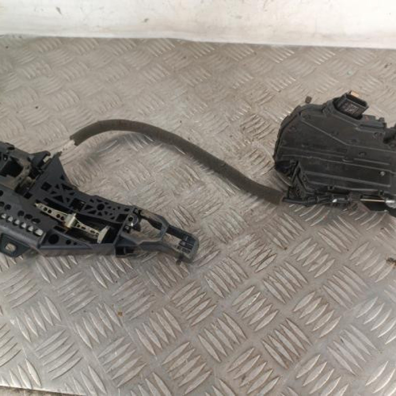 Serrure avant droit RENAULT ZOE 1 Serrure avant droit RENAULT ZOE 1