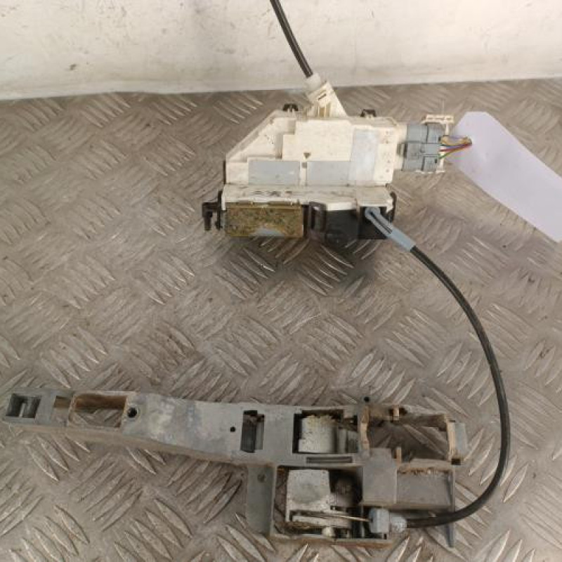 Serrure avant droit CITROEN C4 1
