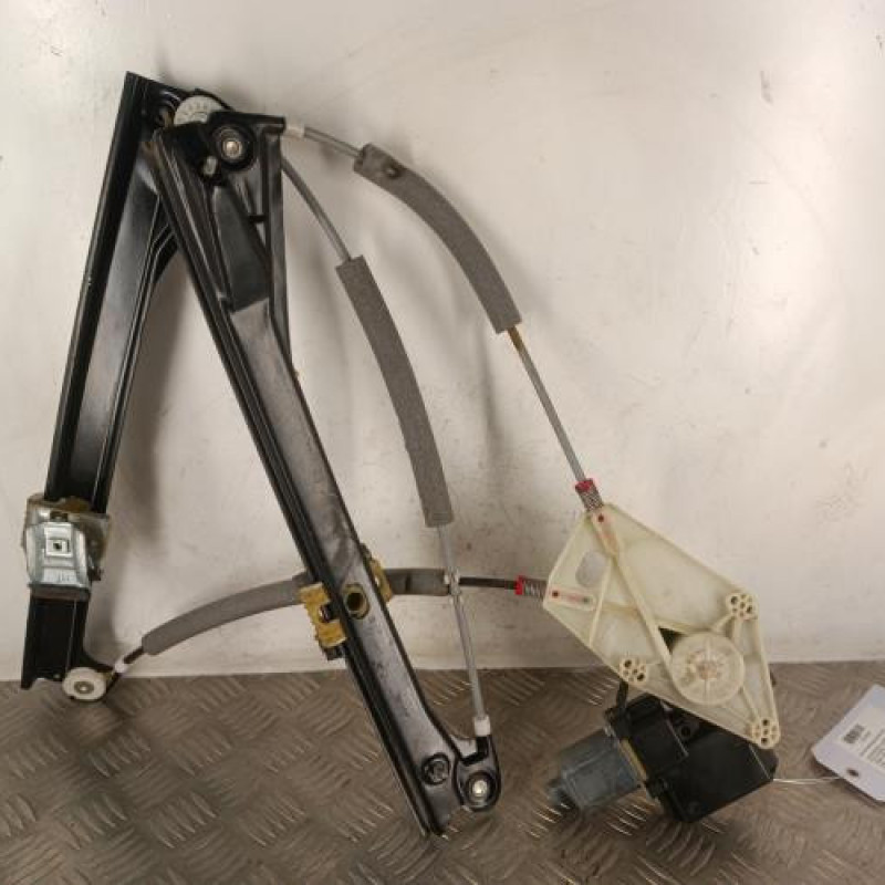 Leve vitre electrique avant gauche VOLKSWAGEN POLO 5