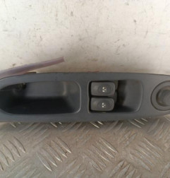 Interrupteur de leve vitre avant gauche RENAULT CLIO 2 Photo n°1
