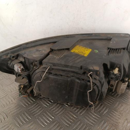 Optique avant principal gauche (feux)(phare) VOLVO S 40 2