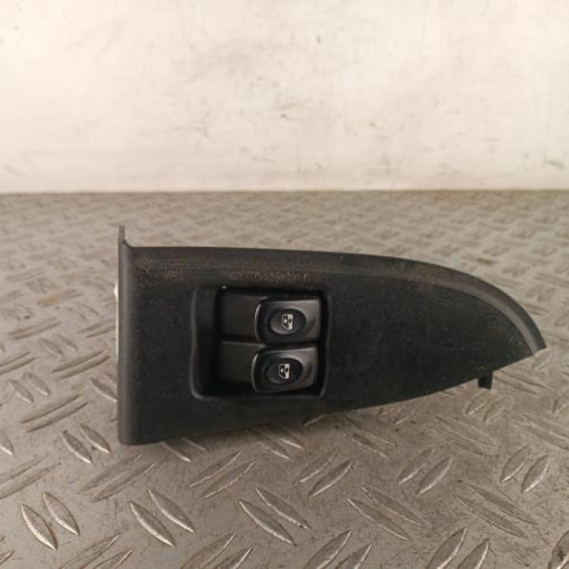 Interrupteur de leve vitre avant gauche RENAULT KANGOO 1