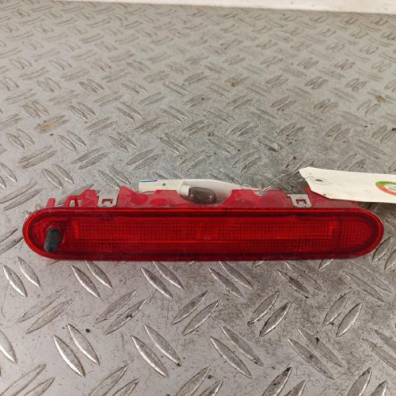 Feu arriere stop central RENAULT KANGOO 2 Feu arriere stop central RENAULT KANGOO 2