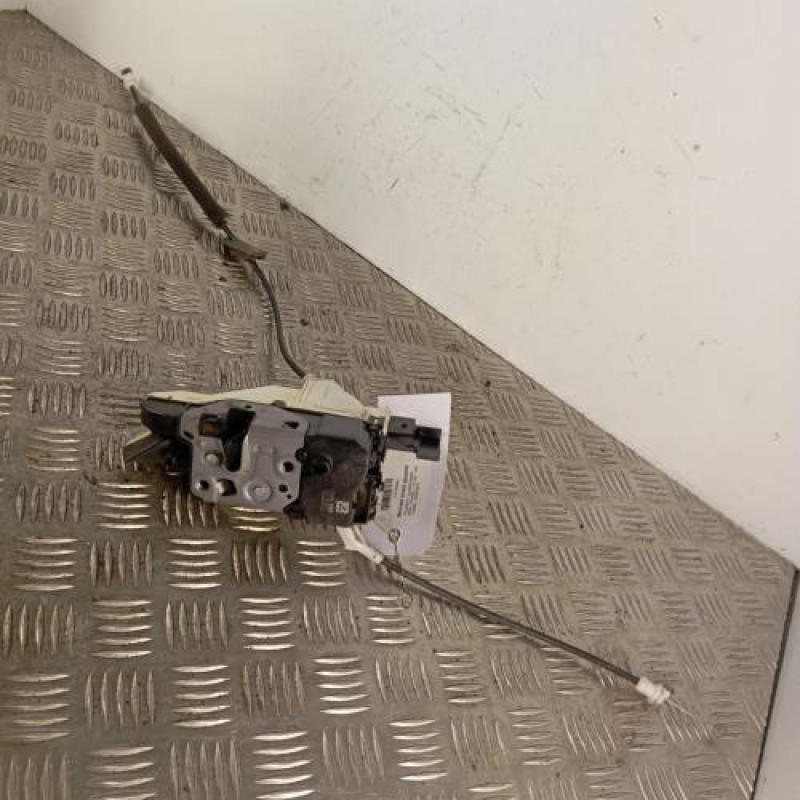 Serrure avant gauche PEUGEOT 5008 1 Serrure avant gauche PEUGEOT 5008 1