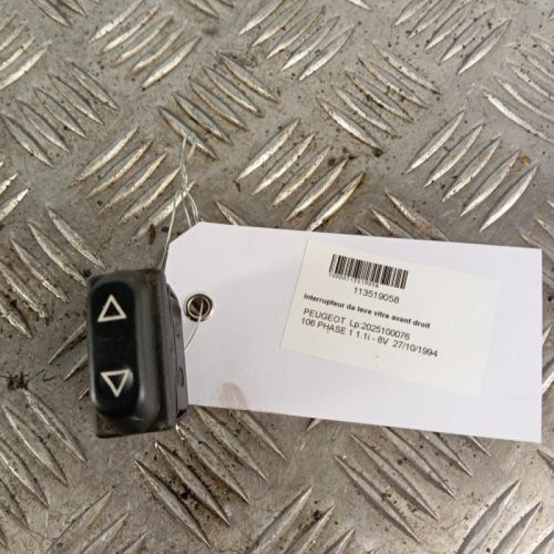 Interrupteur de leve vitre avant droit PEUGEOT 106