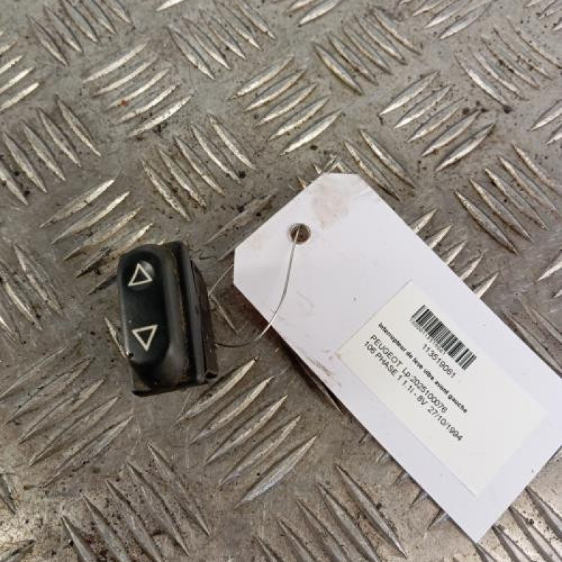 Interrupteur de leve vitre avant gauche PEUGEOT 106