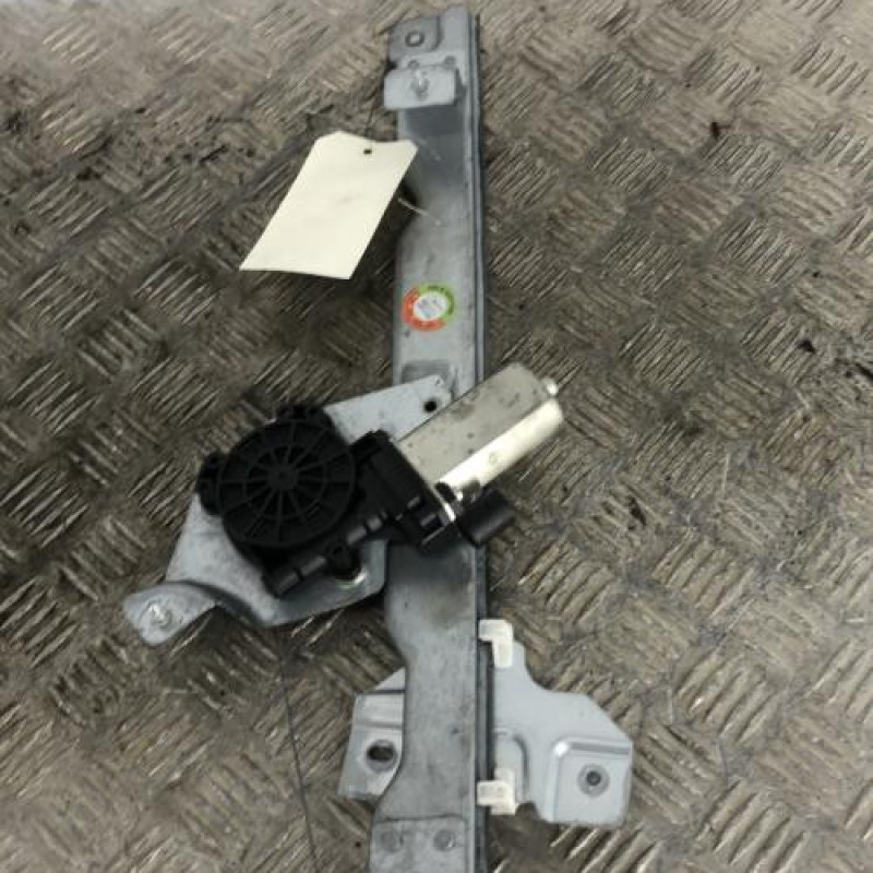 Leve vitre electrique avant droit DACIA DUSTER 1