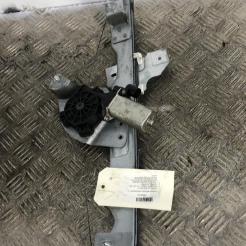 Leve vitre electrique avant gauche DACIA DUSTER 1