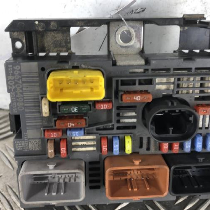 Boitier servitude moteur (BSM) PEUGEOT 5008 1