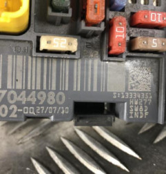 Boitier servitude moteur (BSM) PEUGEOT 5008 1