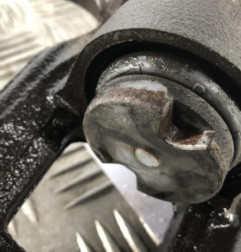 Etrier arriere gauche (freinage) PEUGEOT 308 2 Photo n°4