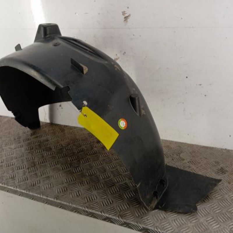 Pare boue arriere gauche PEUGEOT 2008 1