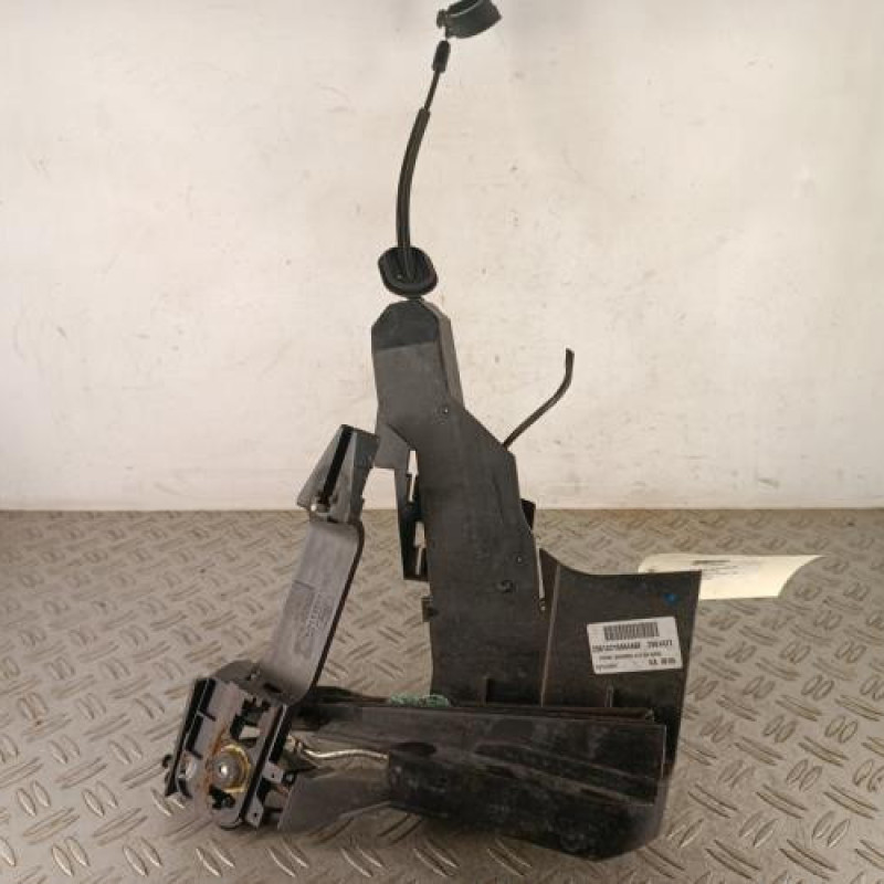 Serrure avant droit FORD FIESTA 5 Serrure avant droit FORD FIESTA 5